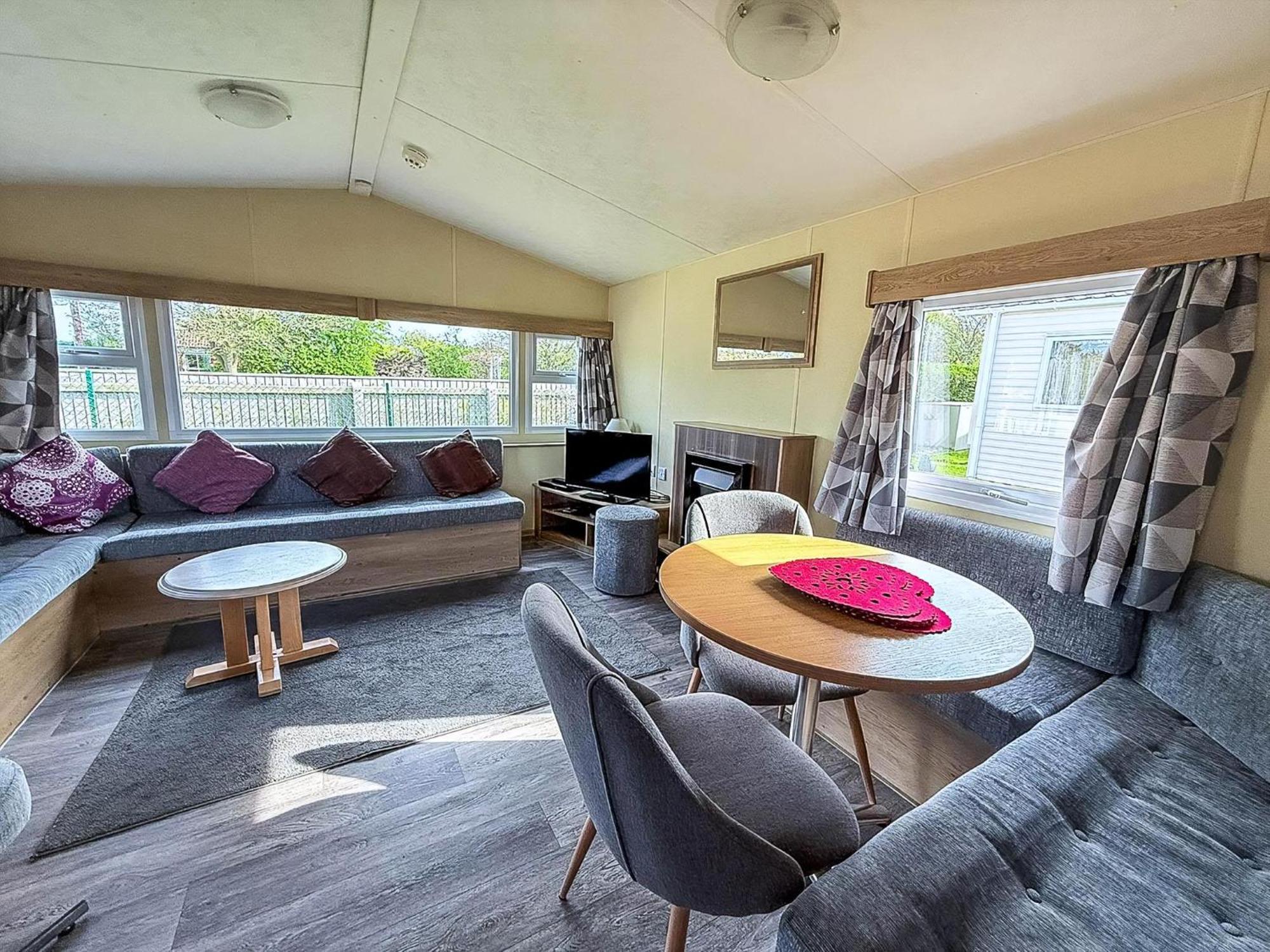 Lovely 6 Berth Caravan At Sunnydale Holiday Park Ref 35375S Louth  Zewnętrze zdjęcie
